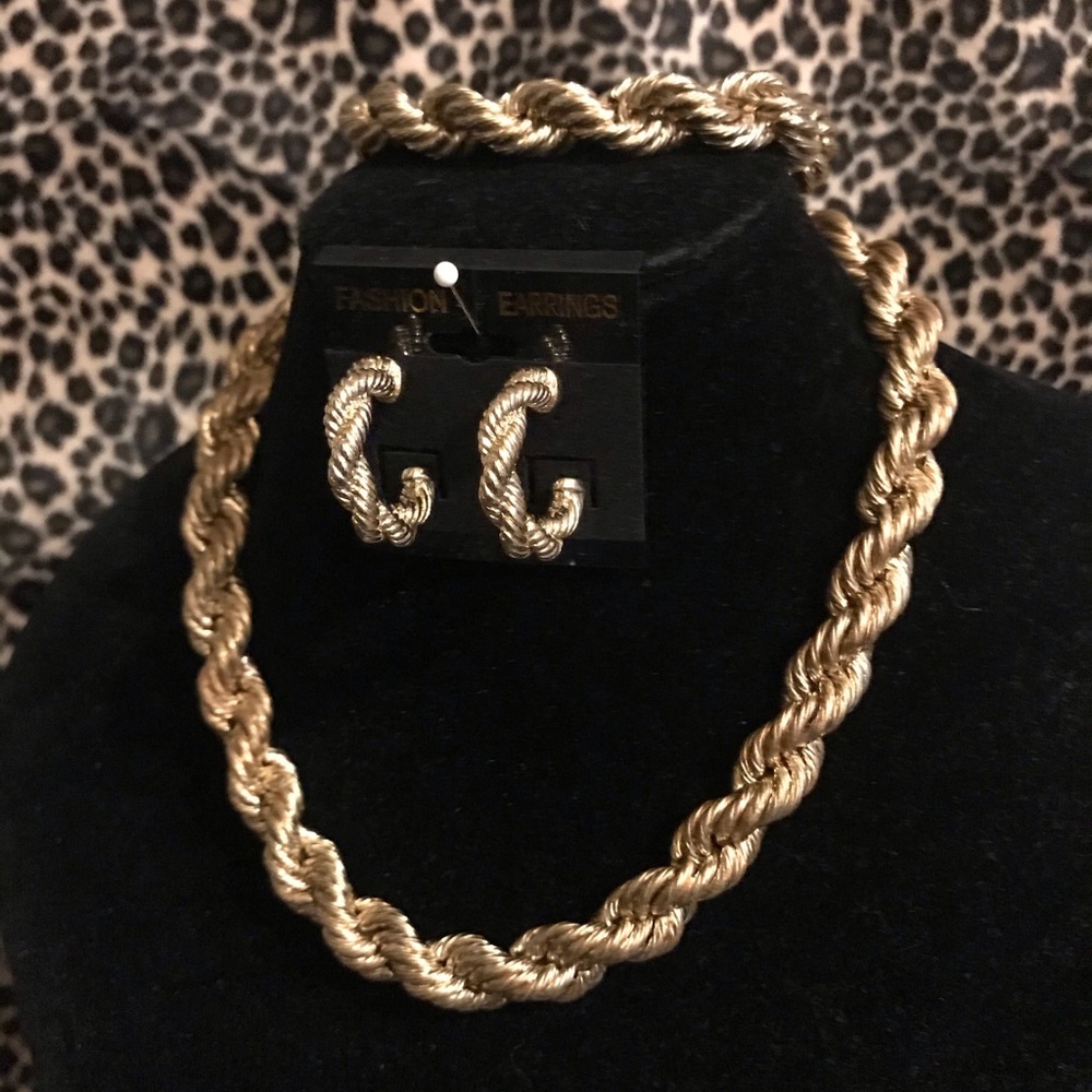 Necklace set